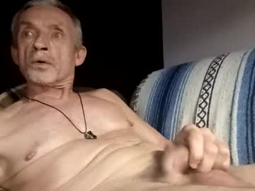 Astromastro Chaturbate stream image from December 27, 2025