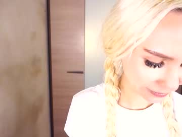 Gwenbudlong Chaturbate stream image from December 27, 2025