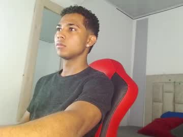 Enzo_Fox777 Chaturbate stream image from December 27, 2025