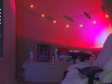 Lala_Loulou Chaturbate stream image from December 27, 2025