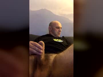 Singledaddyforu Chaturbate stream image from December 27, 2025