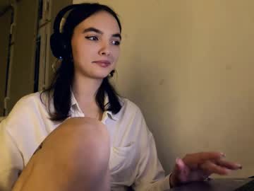 Dennisethuman Chaturbate stream image from December 27, 2025