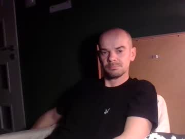 Yewloo Chaturbate stream image from December 27, 2025