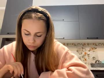 Lurlineluxenberg Chaturbate stream image from December 27, 2025