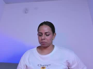 Mila_Chic Chaturbate stream image from December 27, 2025