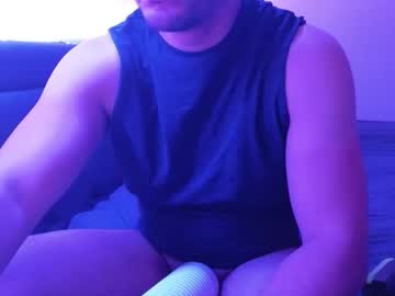 Hennidrip Chaturbate stream image from December 27, 2025