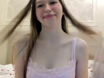 Alllura Chaturbate stream image from December 28, 2025