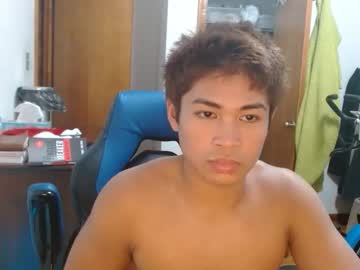 Andrewcansnio Chaturbate stream image from December 28, 2025