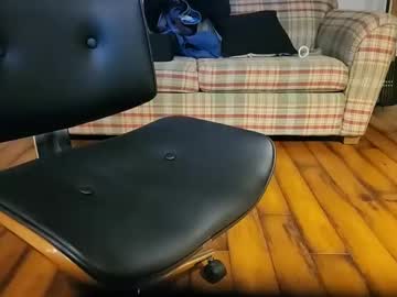 Chris81t Chaturbate stream image from December 28, 2025