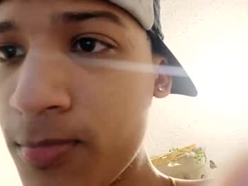 Davidrodriguezg Chaturbate stream image from December 28, 2025