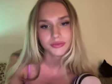 Alicegreyyy Chaturbate stream image from December 28, 2025