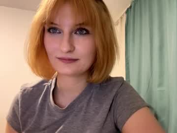 Emeldaek Chaturbate stream image from December 28, 2025