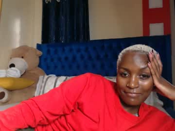 Prettyquee Chaturbate stream image from December 28, 2025
