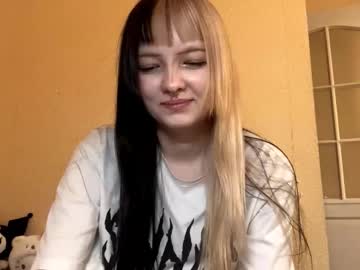 Clarisatoban Chaturbate stream image from December 28, 2025