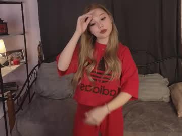 Kira_Merroa Chaturbate stream image from December 28, 2025