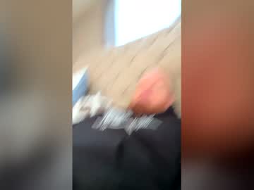 Desco22 Chaturbate stream image from December 28, 2025