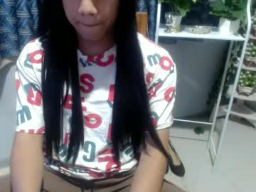 Slutyukixxx Chaturbate stream image from December 28, 2025