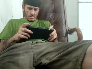 8intenn Chaturbate stream image from December 28, 2025