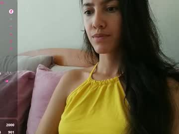 Innocentlatiina Chaturbate stream image from December 28, 2025