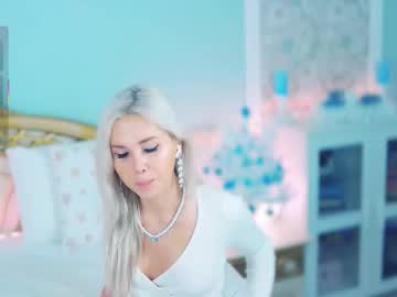 Amoramias Chaturbate stream image from December 28, 2025