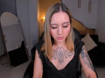 Mollysunders_ Chaturbate stream image from December 28, 2025