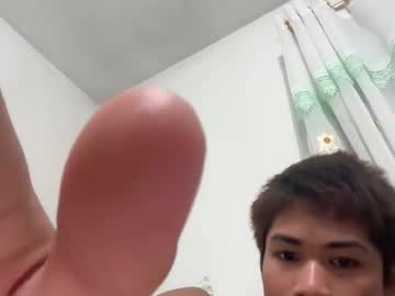 Andrewcansnio Chaturbate stream image from December 29, 2025