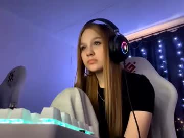 Kayceefroehner Chaturbate stream image from December 29, 2025