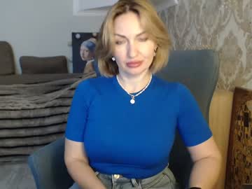 Mallinia Chaturbate stream image from December 29, 2025