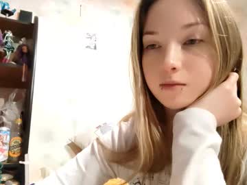 Elaynecinco Chaturbate stream image from December 29, 2025