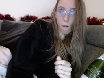 Barelylegalblondy Chaturbate stream image from December 29, 2025