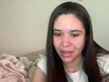 Kissandcurrency Chaturbate stream image from December 29, 2025