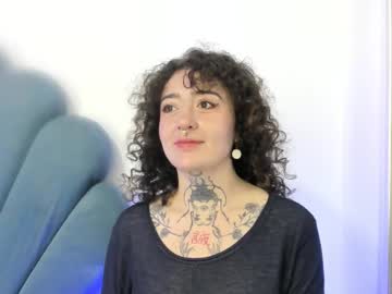 Daphneblunt Chaturbate stream image from December 29, 2025