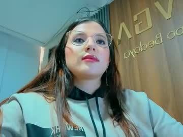 Ema_04 Chaturbate stream image from December 29, 2025