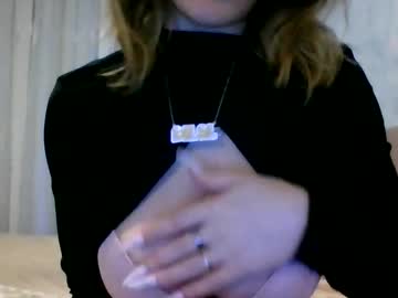 Mialoba Chaturbate stream image from December 29, 2025
