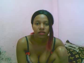 Linah1123 Chaturbate stream image from December 29, 2025
