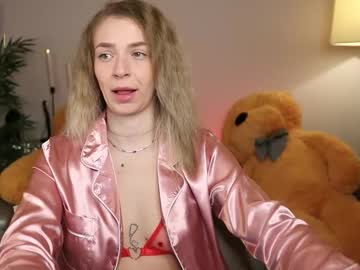 Qwennx Chaturbate stream image from December 30, 2025