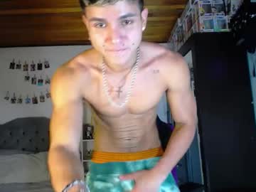Saulomirallesz Chaturbate stream image from December 30, 2025
