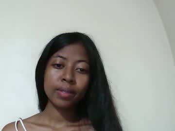 Joliekah27 Chaturbate stream image from December 30, 2025