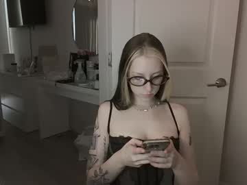 Jinxyxoxo Chaturbate stream image from December 30, 2025