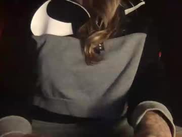 Foxygoldy Chaturbate stream image from December 30, 2025