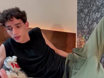Azulyfucsia Chaturbate stream image from December 31, 2025