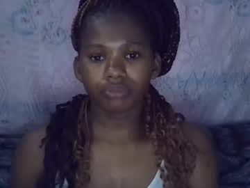 Momsdoll Chaturbate stream image from December 31, 2025