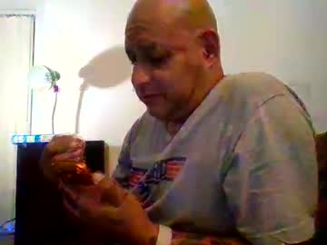 Elmario24 Chaturbate stream image from December 31, 2025