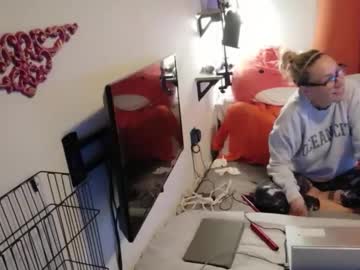 Hk313 Chaturbate stream image from December 31, 2025