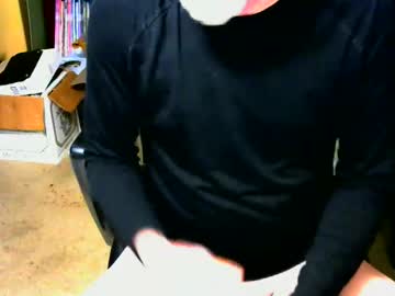 Ezeslut4u Chaturbate stream image from December 31, 2025