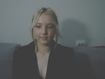 Nessa_Berry Chaturbate stream image from December 31, 2025