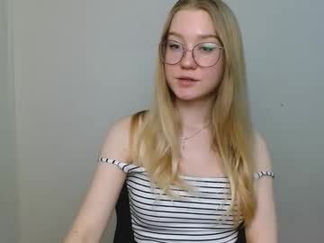 Abbymoore__ Chaturbate stream image from December 31, 2025
