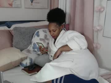 Geishapaige Chaturbate stream image from December 31, 2025