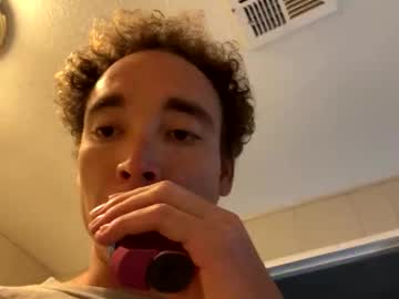 Pufftropica Chaturbate stream image from December 31, 2025