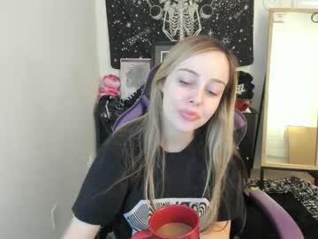 Luna_Lovelyy Chaturbate stream image from December 31, 2025
